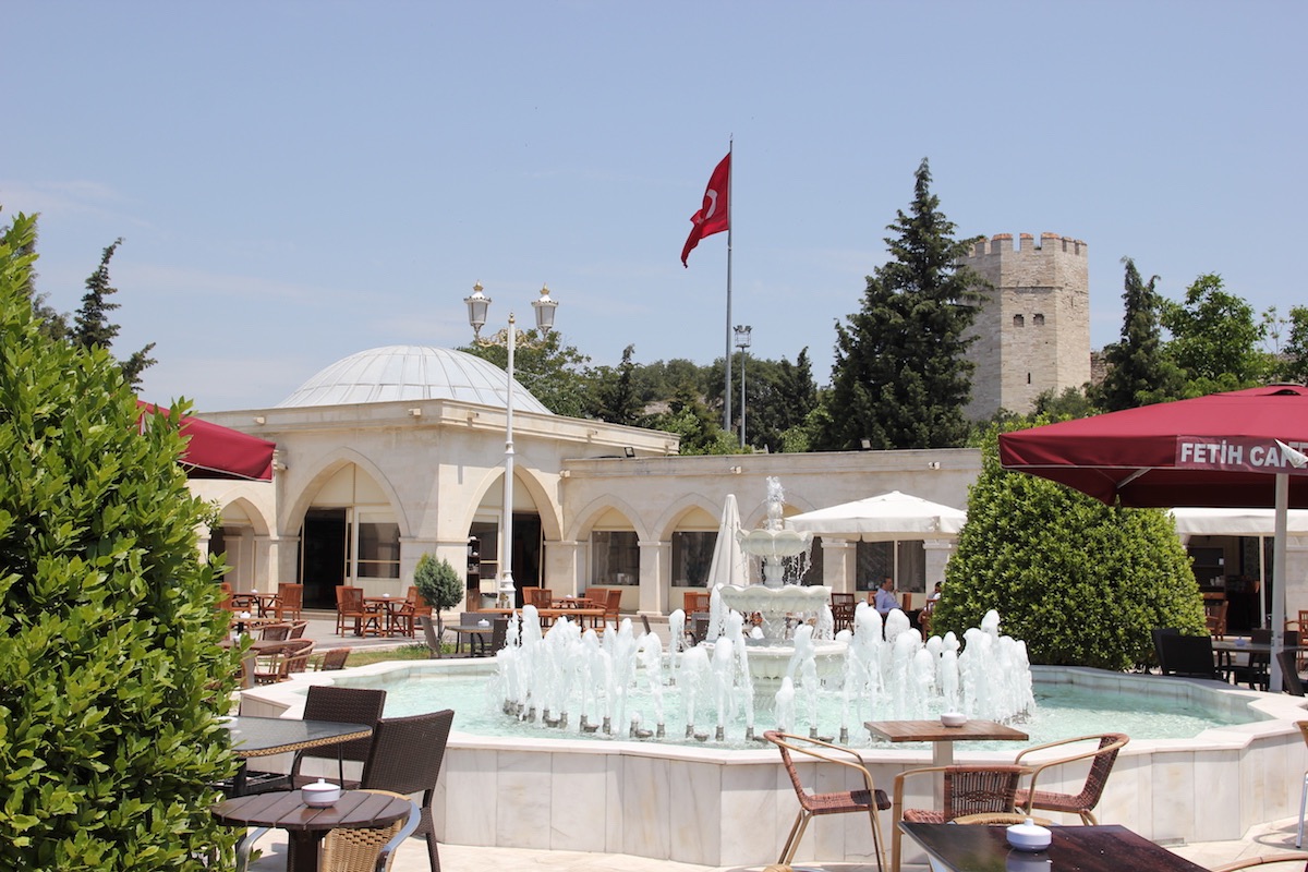 Турецкий сад и кафе Фатих