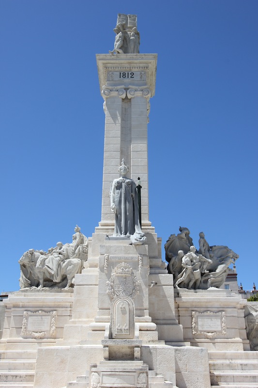 Памятник Конституции на Площади Испании