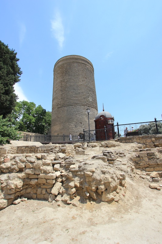 Девичья башня (XII век)