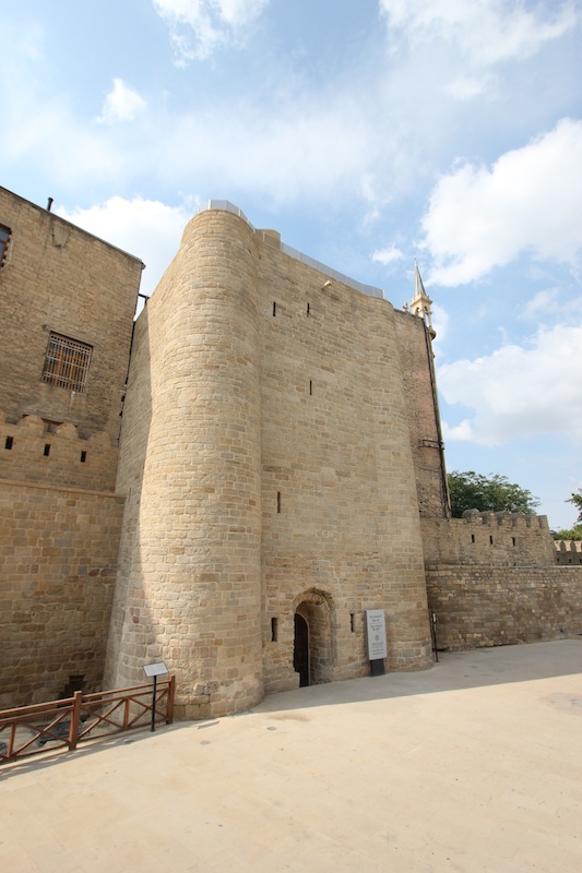 Четырёхугольная башня (XIV век)