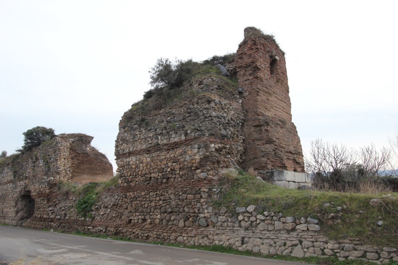 Крепостная стена Никеи