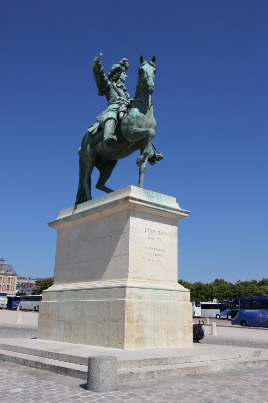 Конная статуя Людовика XIV 