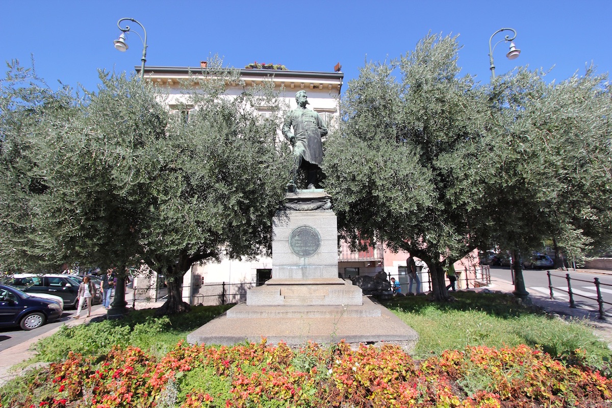 Статуя короля Италии Умберто I