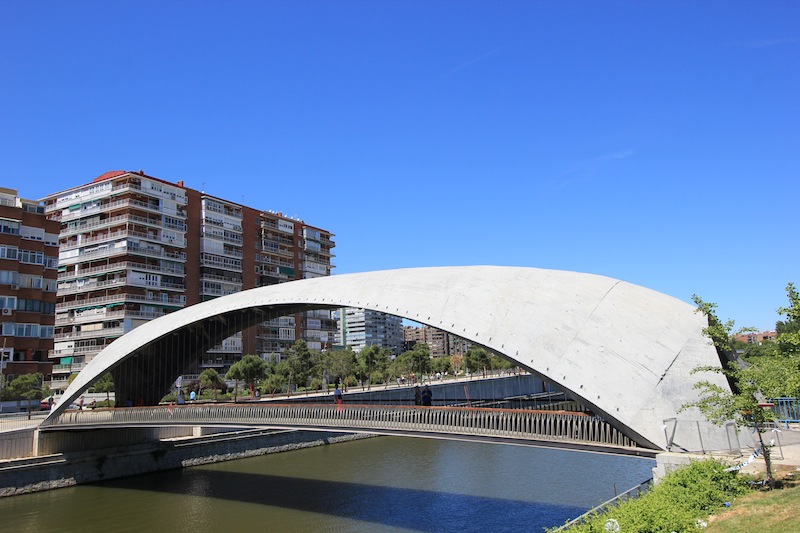Мост через реку Мансанарес