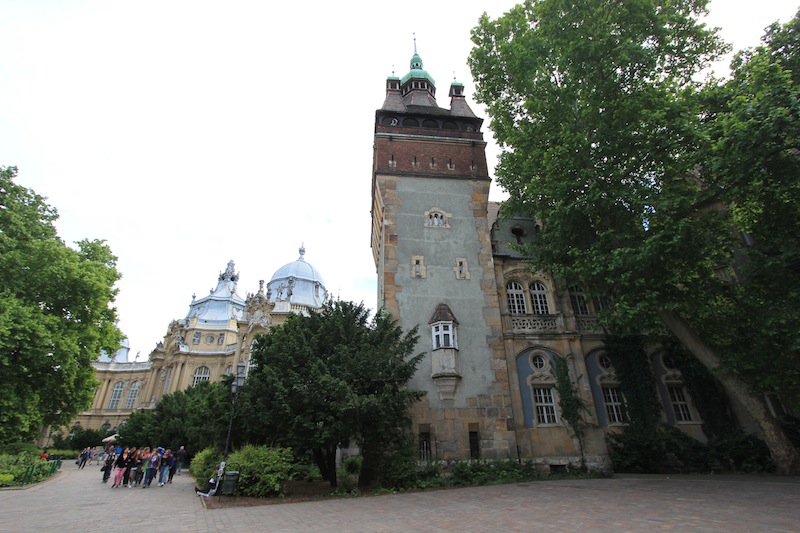 Замок Вайдахуняд в Будапеште