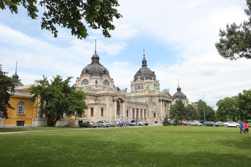Купальня Сеченьи в Будапеште