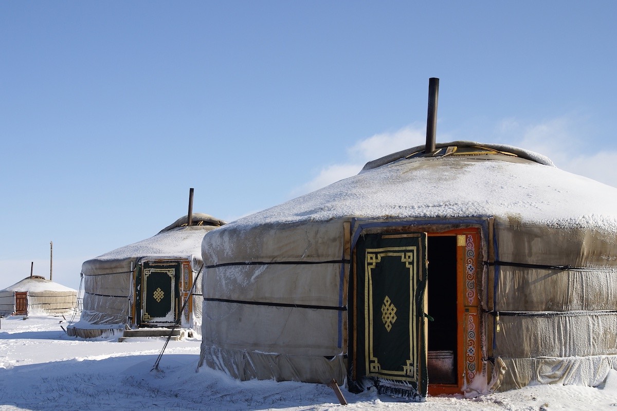 mongol yurt1200x800
