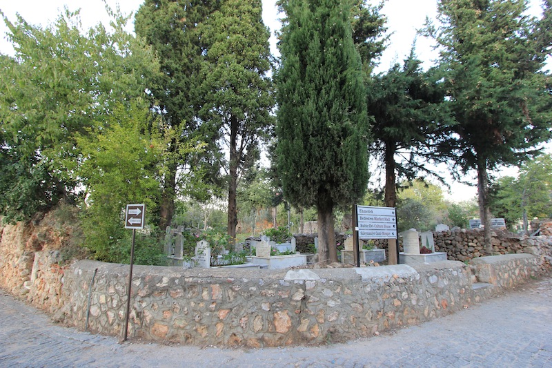 Историческое кладбище внутри крепости