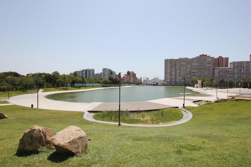 Парк Деде Горгуд в Баку