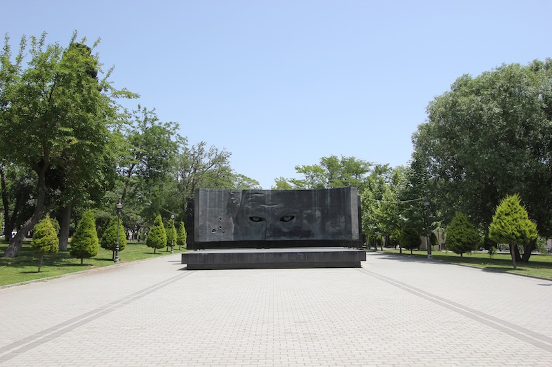 Памятник Рихарду Зорге в Баку