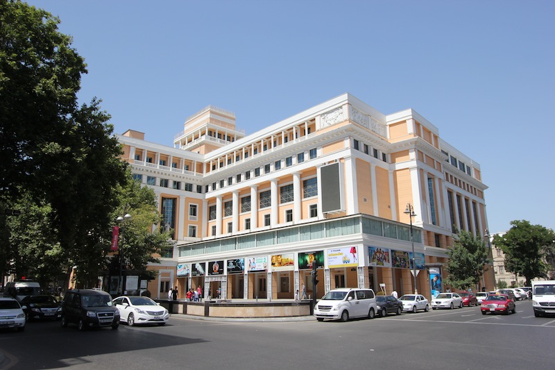 Кинотеатр имени Низами в Баку