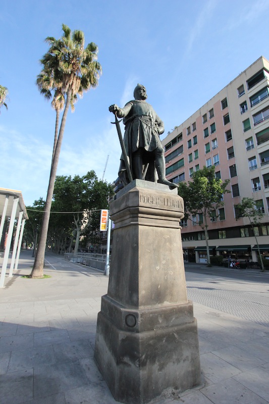 Памятник Руджеро ди Лауриа