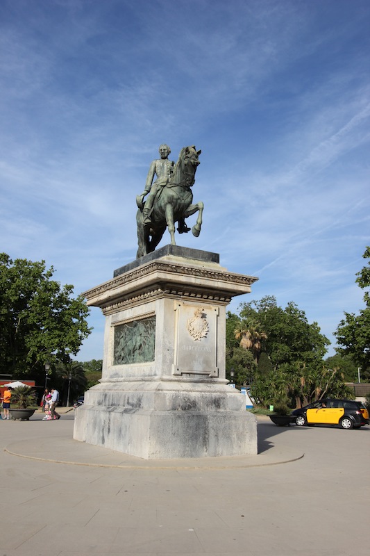 Памятник генералу Жоану Приму