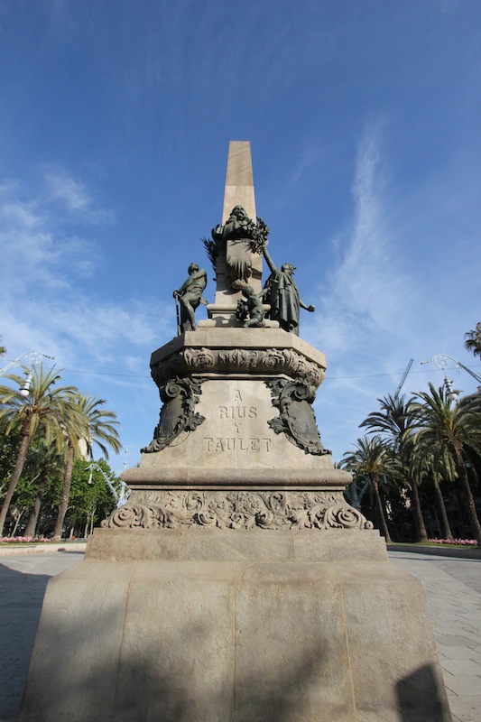 Памятник мэру Барселоны Франсиско де Паула Риусу