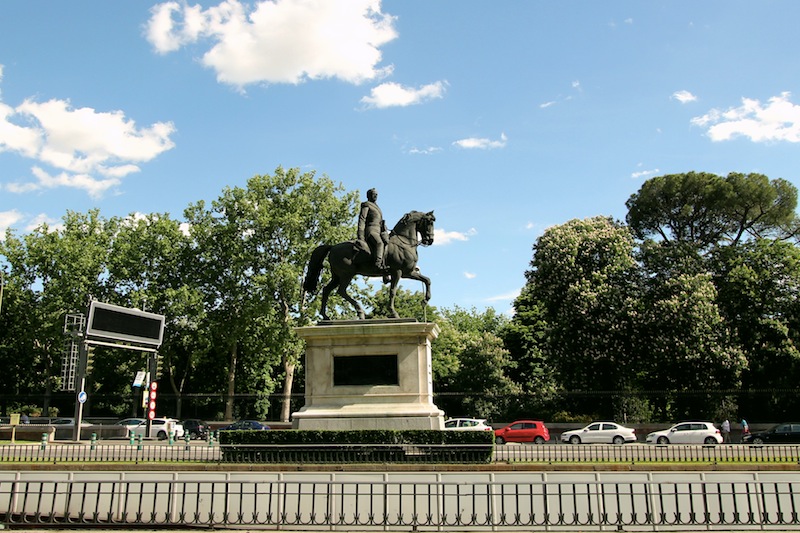 Конная статуя генерала Эспартеро