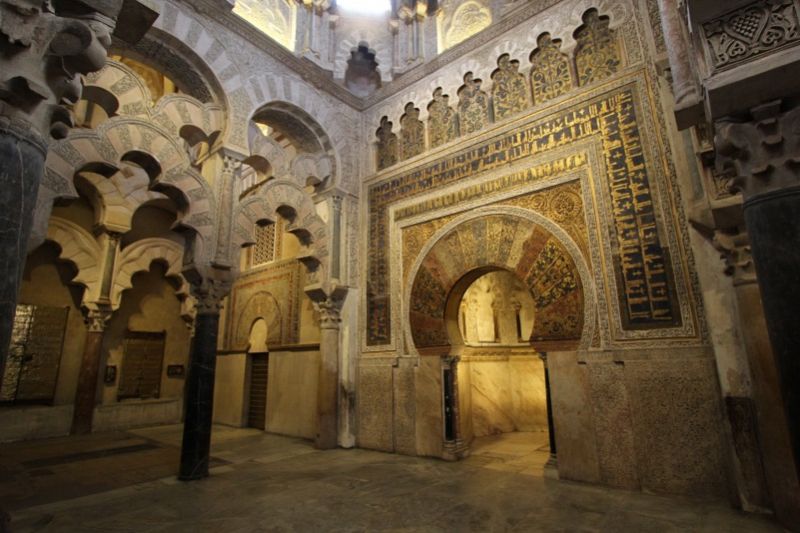 Город столица арабского халифата. Мечети арабского халифата. Мечеть дворца Халифа. Мечеть в Кордове арабский халифат. Дворец Халифа в Багдаде.