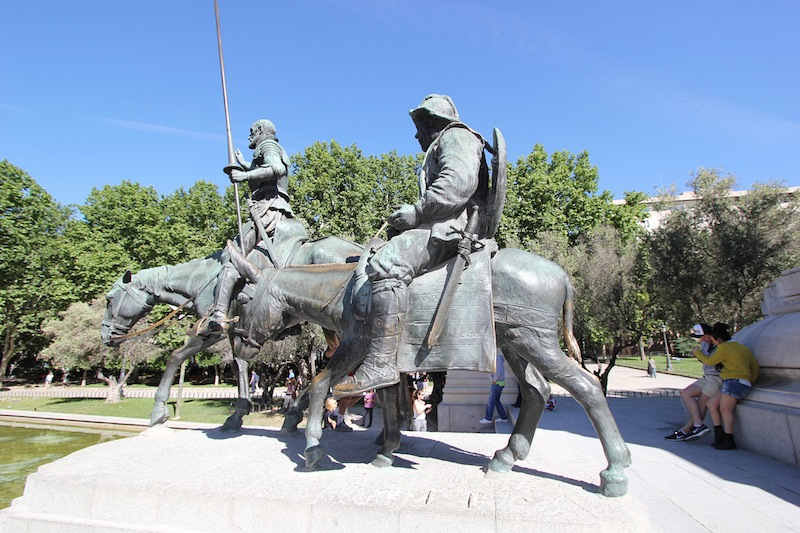 Бронзовые скульптуры Дон Кихота и Санчо Пансы