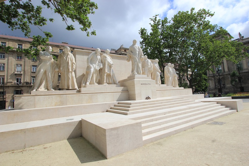 Памятник Лайошу Кошуту