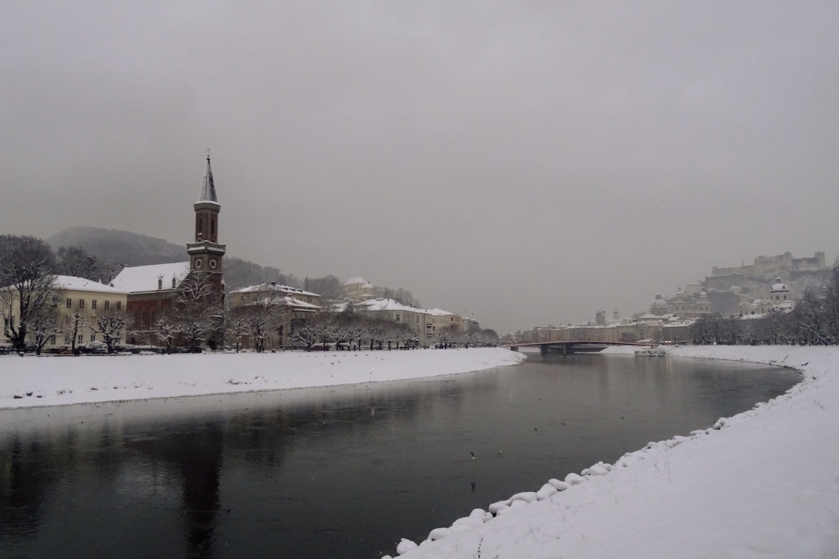 На берегу реки Зальцах зимой
