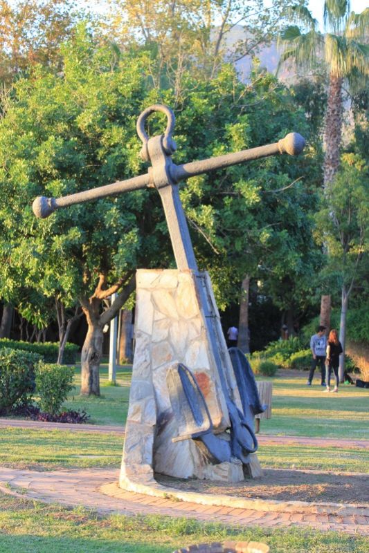 Скульптура в парке Ататюрка