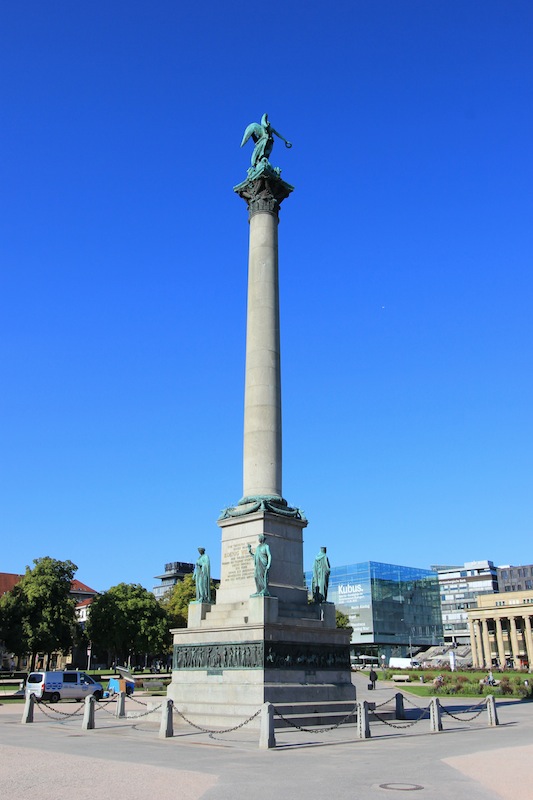 Юбилейная колонна на Дворцовой площади