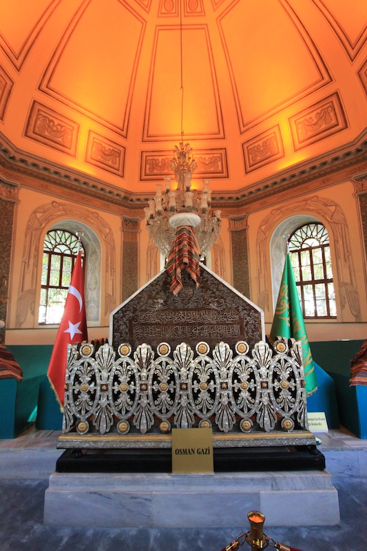 Мавзолей Османа Гази в Бурсе